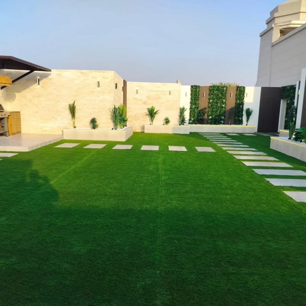 تركيب عشب صناعي بالظهران 0502486013 whatsapp image 2026 02 07 at 1.41.53 pm (2)